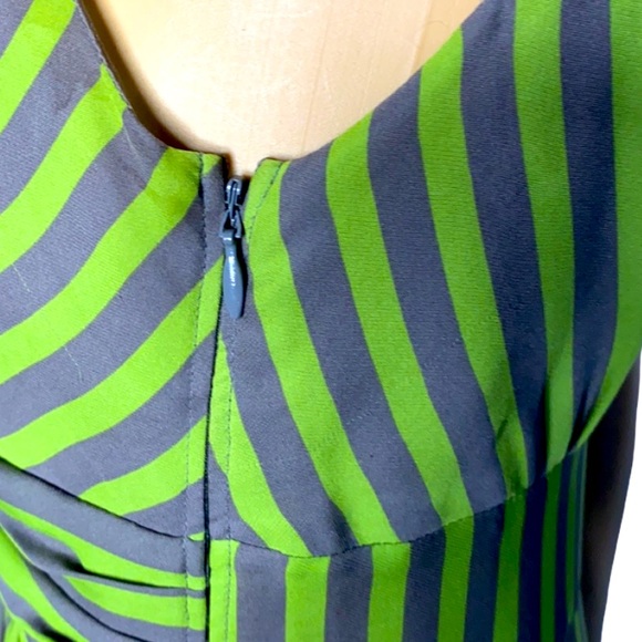 Ted Baker London 
Green And Gray Striped Empire Waist Silk Sleeveless 6” - Picture 7 of 12